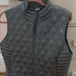 Women’s quilted light weight vest